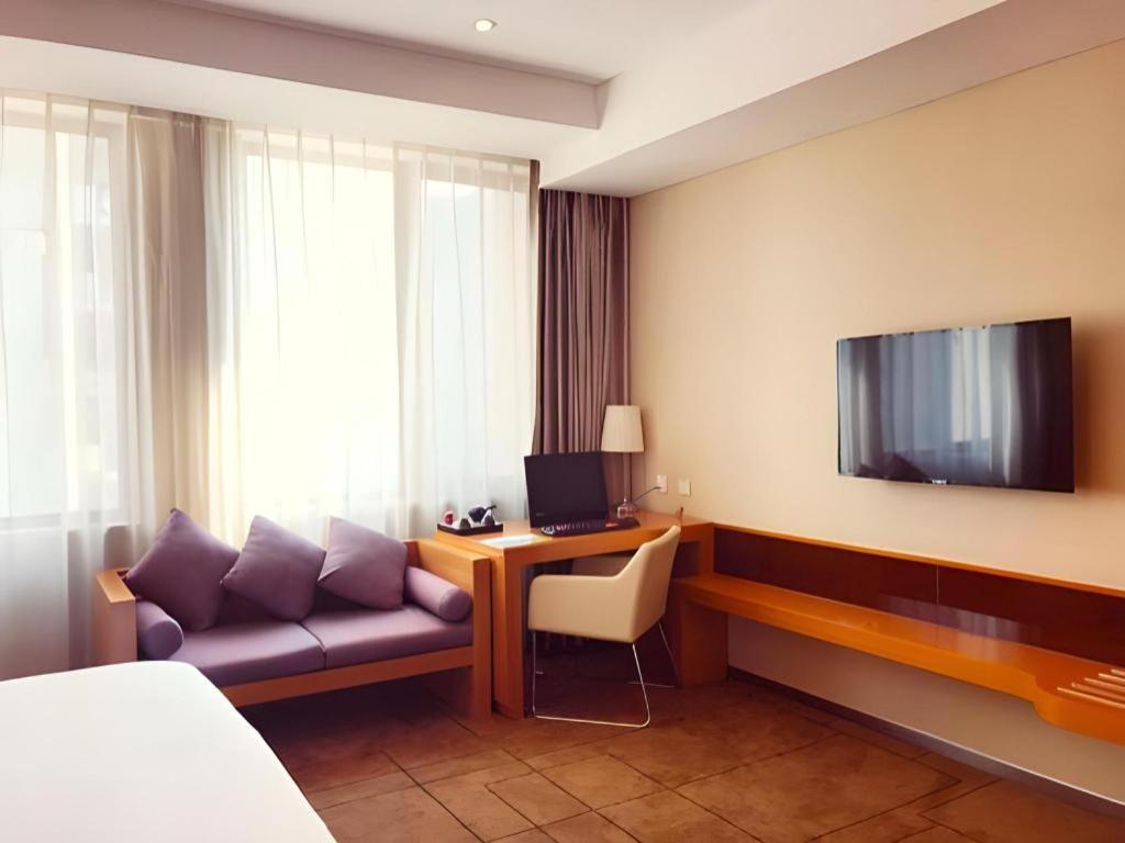 Metropolo Hotel Wuchuang Jiangtan Jiyuqiao Metro Station Ухань Экстерьер фото
